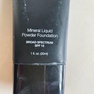 Mineral liquid powder foundation tender beige